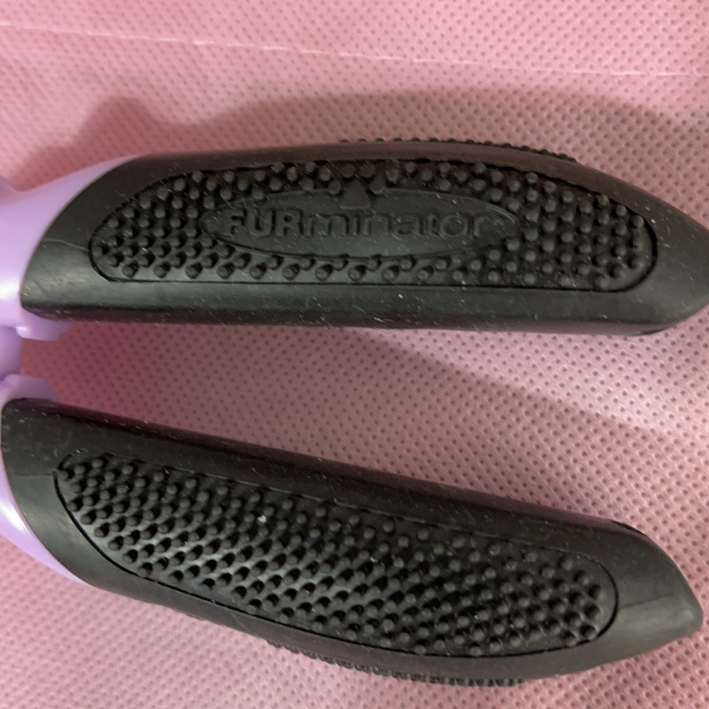 Furminator Nail Clipper for Small Dogs - Picture 3 of 6
